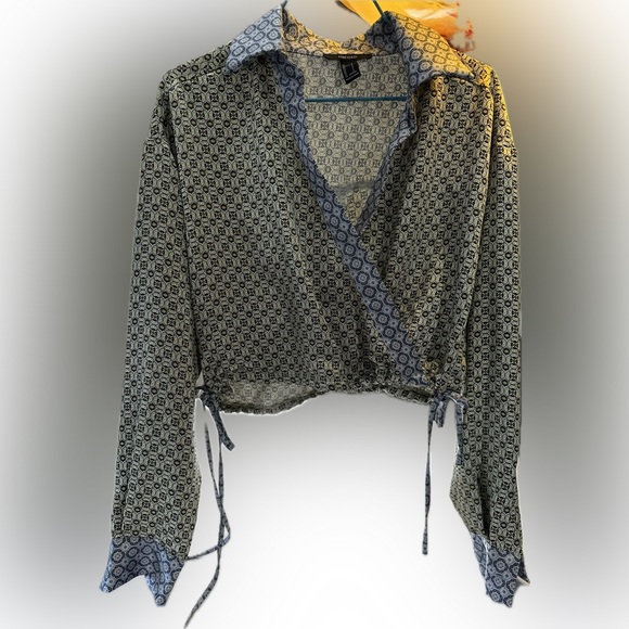 Forever 21 Abstract Print Crop Top / pre-owned - Picture 2 of 11